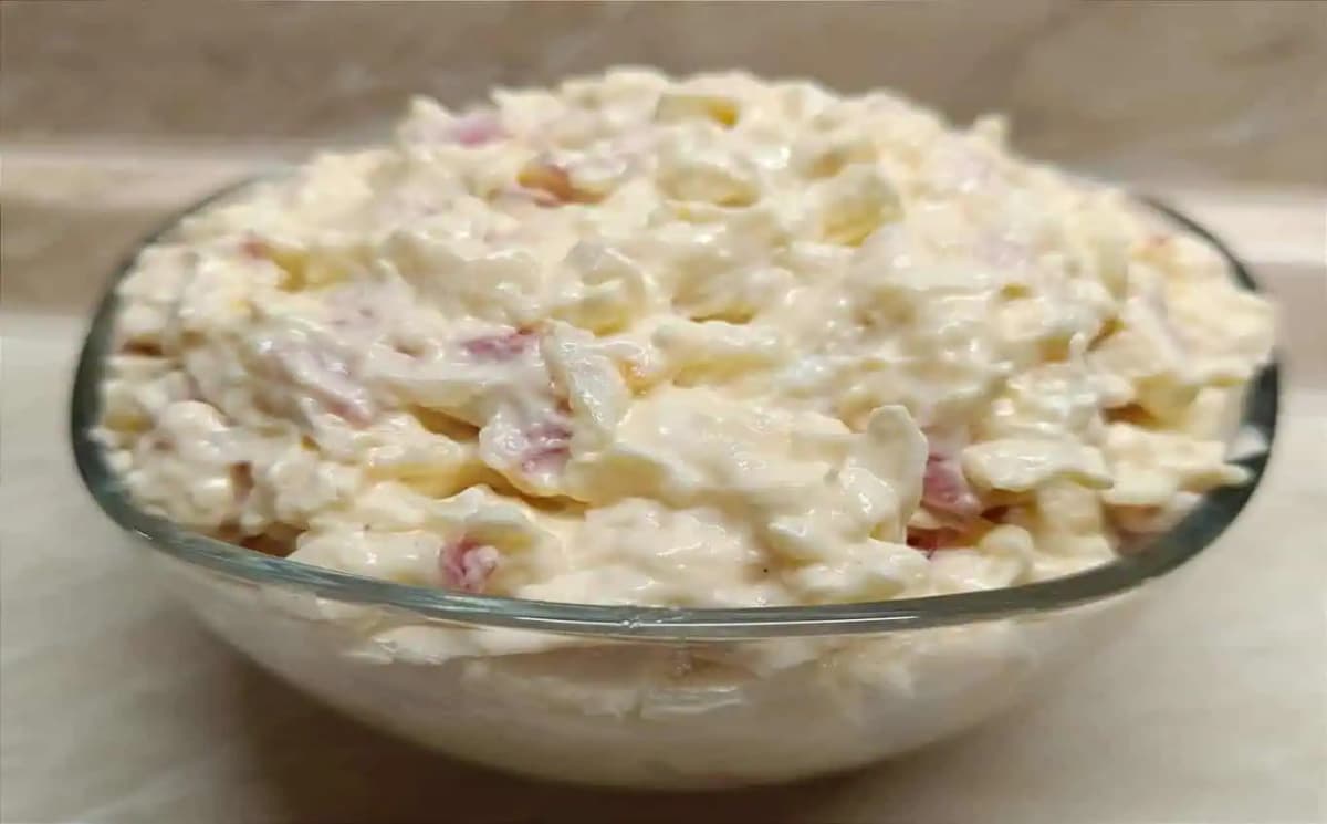 Pekelne dobrá pomazánka (nielen) na chlebíčky: S týmto zmizne aj pečivo zo včera, 5 minút a môžete natierať!