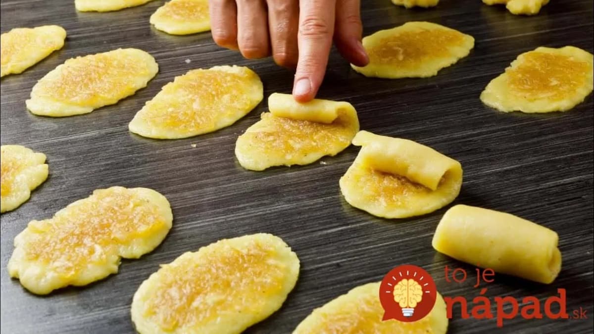 Pečiem už tretiu dávku a stále ich nemajú dosť: RÝCHLE a krehučké jablkové rolky – prvých 100 kusov zmizlo z plechu hneď!