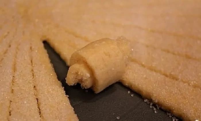 15-minútové tvarohové slimáčiky so sladkou kôrkou: Najjednoduchšia dobrota ku kávičke – treba vám len 4 prísady!
