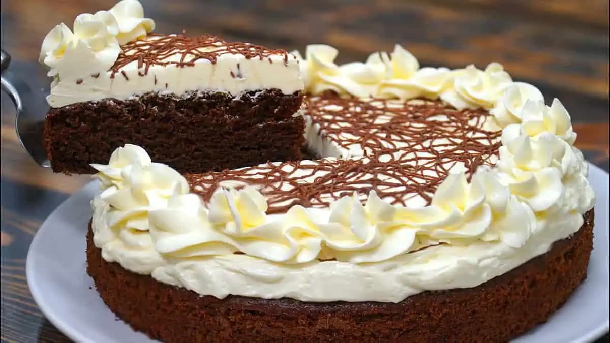 Žiadne vajcia: Lacná a nesmierne chutná čoko torta za tridsať minút – dezert ako z cukrárne!