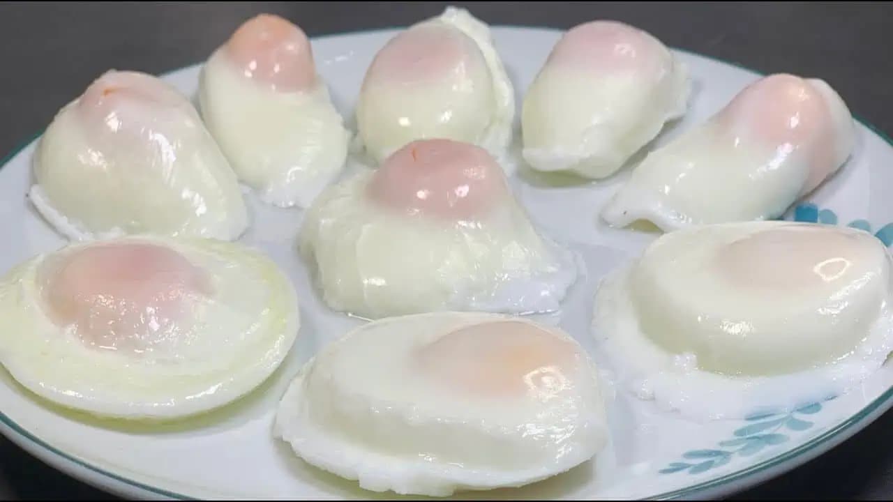 Vyskúšajte pošírované (stratené) vajcia ako z luxusnej reštaurácie: 3 jednoduché metódy, s ktorými ich zvládne pripraviť naozaj každý!