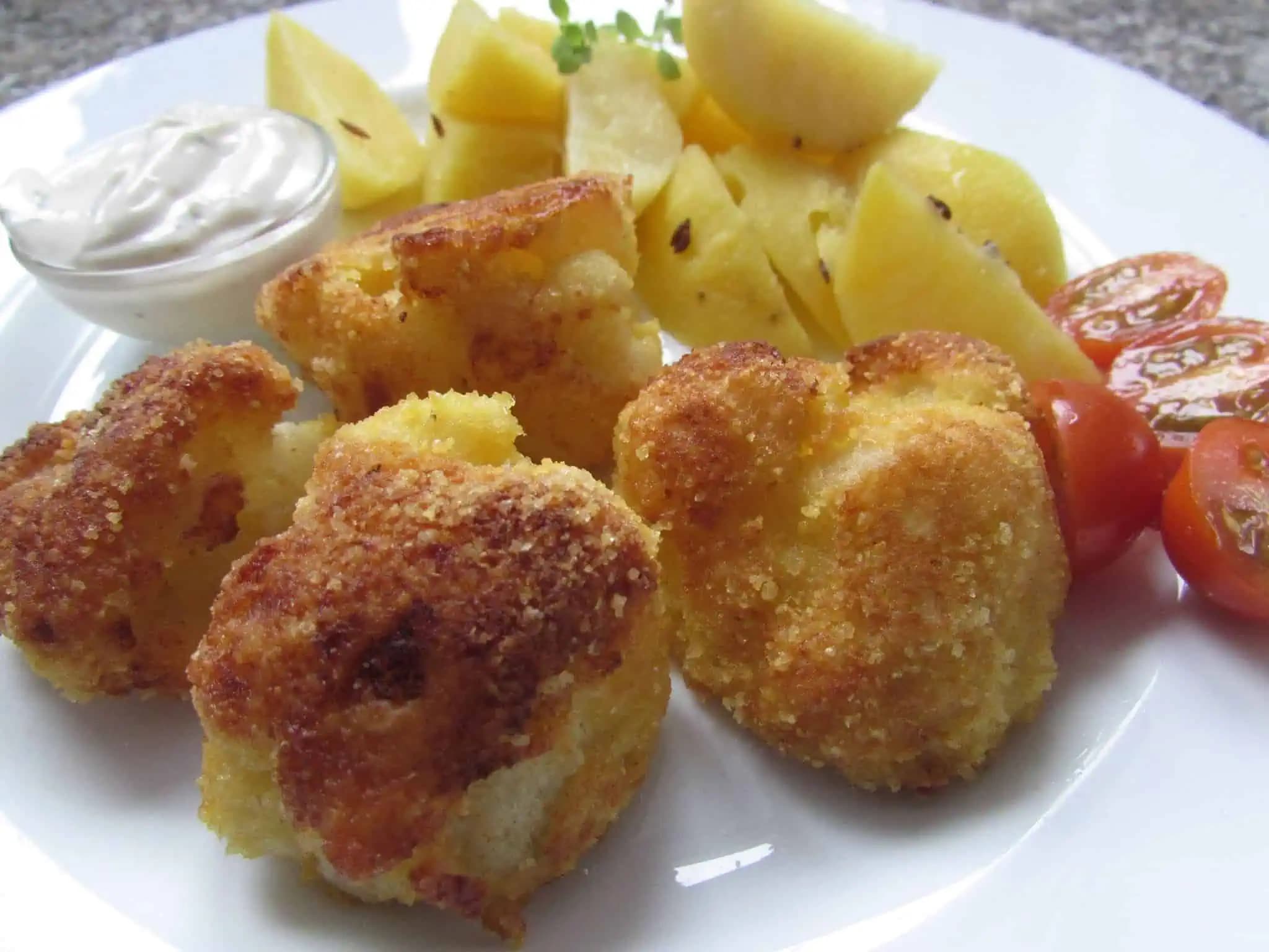 Vyprážaný karfiol už nerobím, toto je BOMBA: Fantastický karfiol so syrom a cesnakom, pripravený na plechu!
