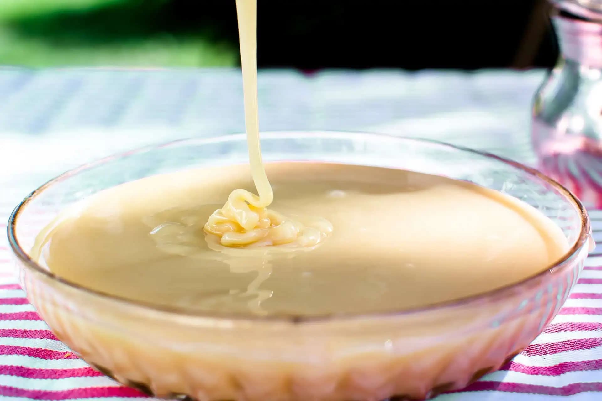 K orechom nalejem obyčajné SALKO a robím takto vždy na Veľkú noc: Výsledok každého nadchne (RECEPT)!