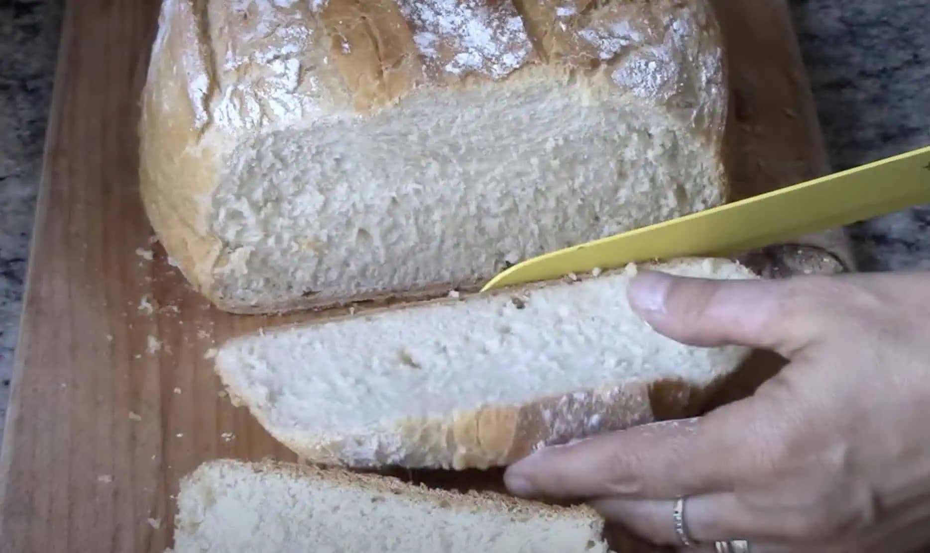 SUPER RÝCHLY a lacný domáci chlieb: Jeden TRIK pri príprave mi zmenil život – už roky chlieb v obchode nekupujem!