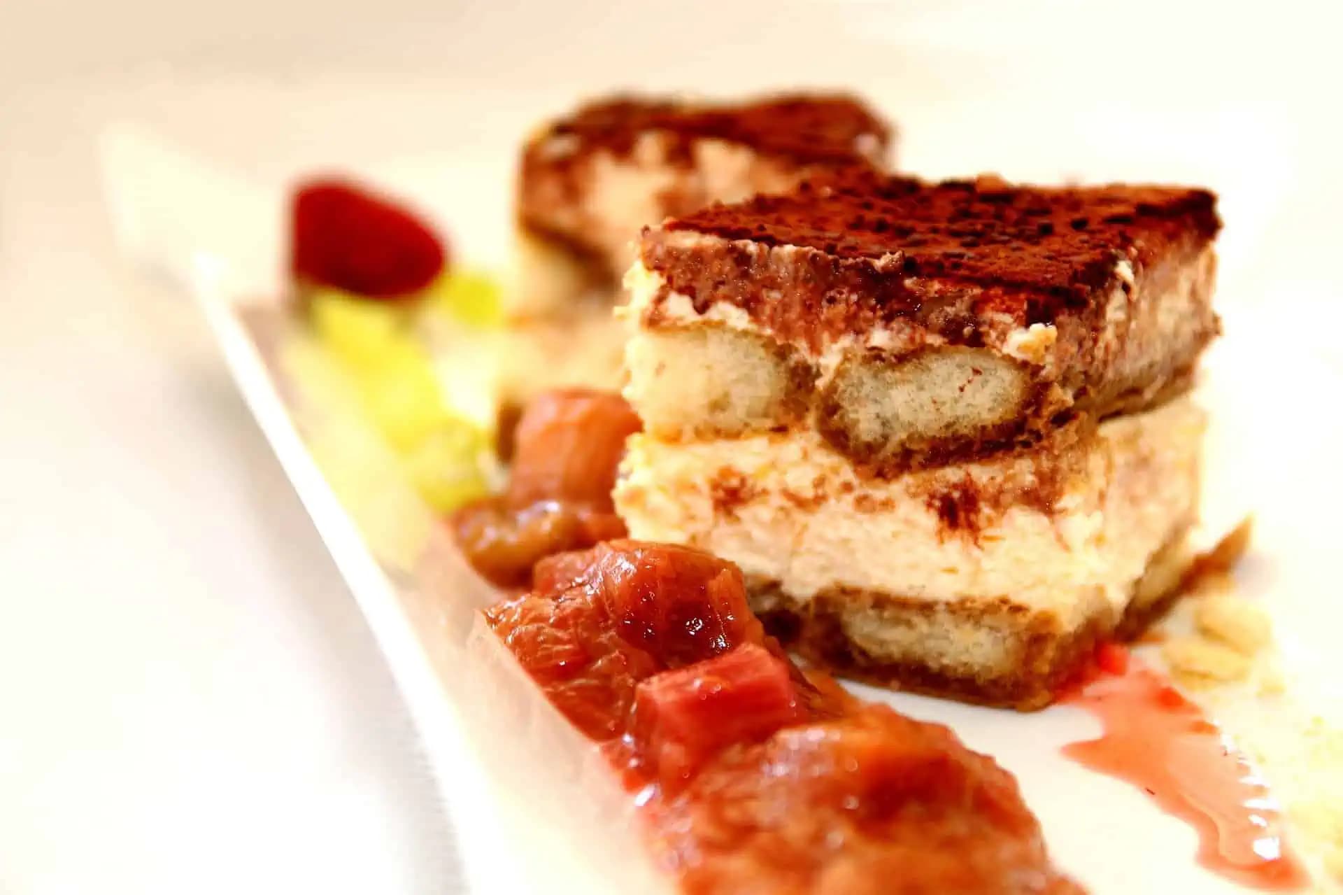 Úžasne chutná piškótová torta BEZ PEČENIA: Taká fantastická, že tromfne aj zložité pečené dezerty!
