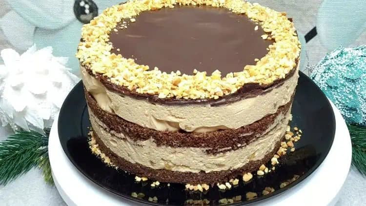 Lahodná snickers torta bez pečenia: Luxusný dezert, ktorý zvládne aj začiatočník a chutí skvele!