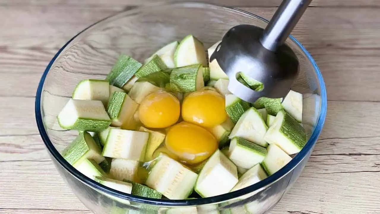 Do mixéra som dala LEN cuketu, 3 vajcia, cesnak a trochu múky: Za týmto nápadom sa všetci doma idú zblázniť, deti pýtajú dupľu!