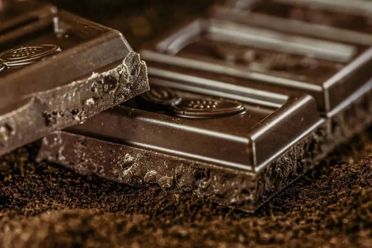 LEN 3 ingrediencie a 10 minút na geniálny VIANOČNÝ koláč bez pečenia: Totoho sa nevieme dojesť počas celý sviatkov !