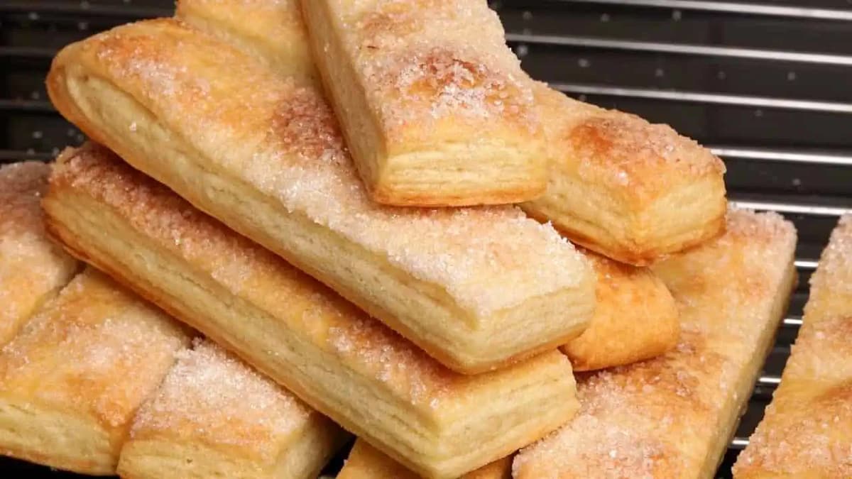 Rýchle chrumkavé JAZÝČKY – cesto zamiešané za 10 minút, odpočíva 30 minút a pečú sa 20 minút!