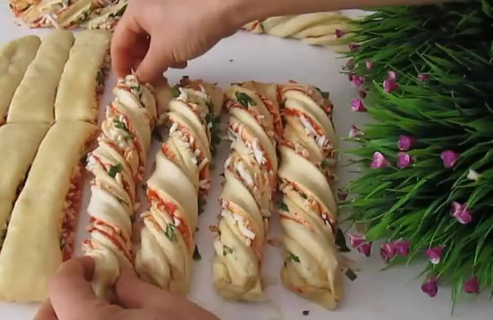KRIVÁ PIZZA: Toto je to najlepšie slané pečivo, aké som kedy jedol – každý zvládne tento RECEPT!