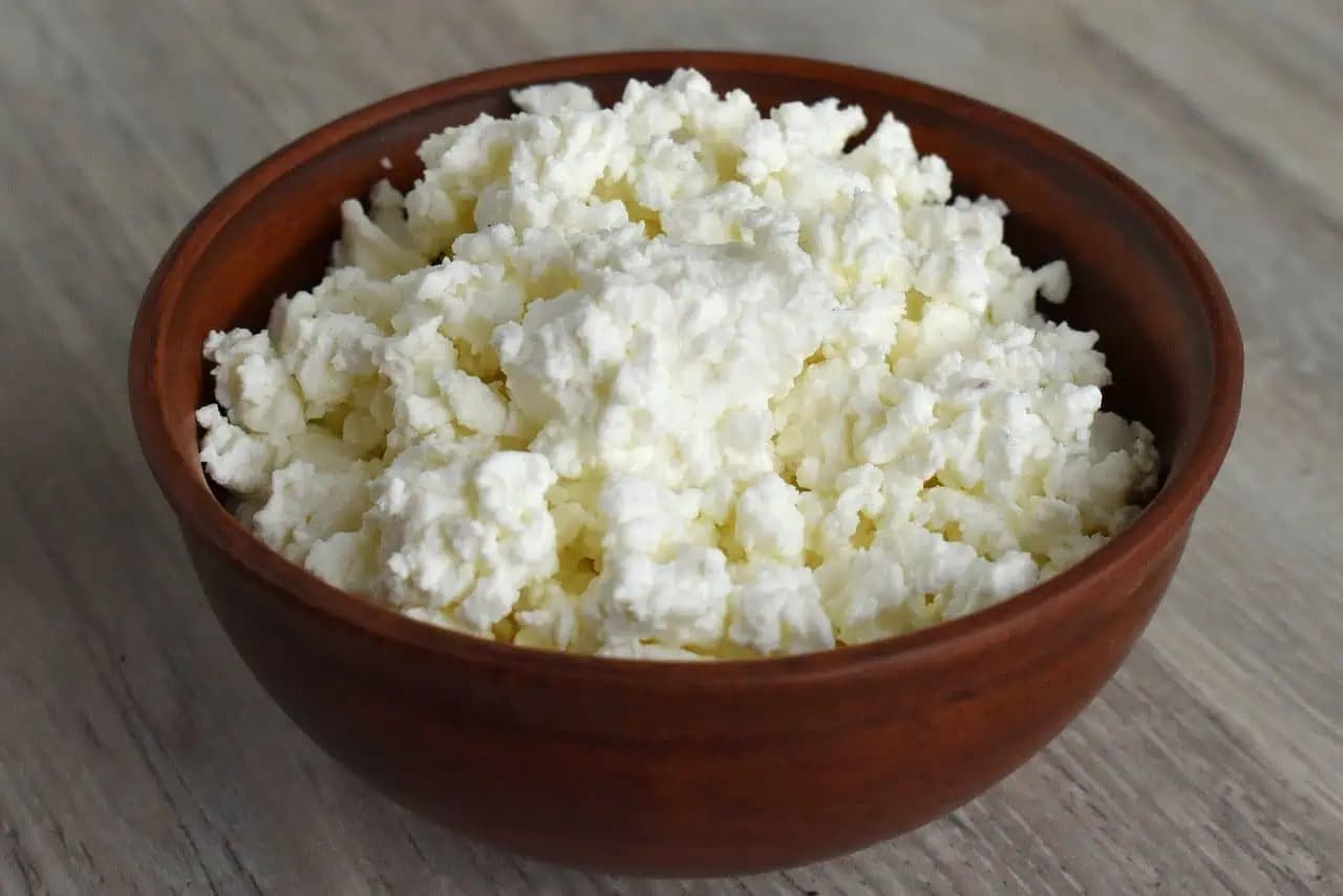 Nový nepečený RECEPT za 5 MINÚT: Žiadna múka, žiadna rúra, ani želatína – základom sú obyčajné lacné sušienky!