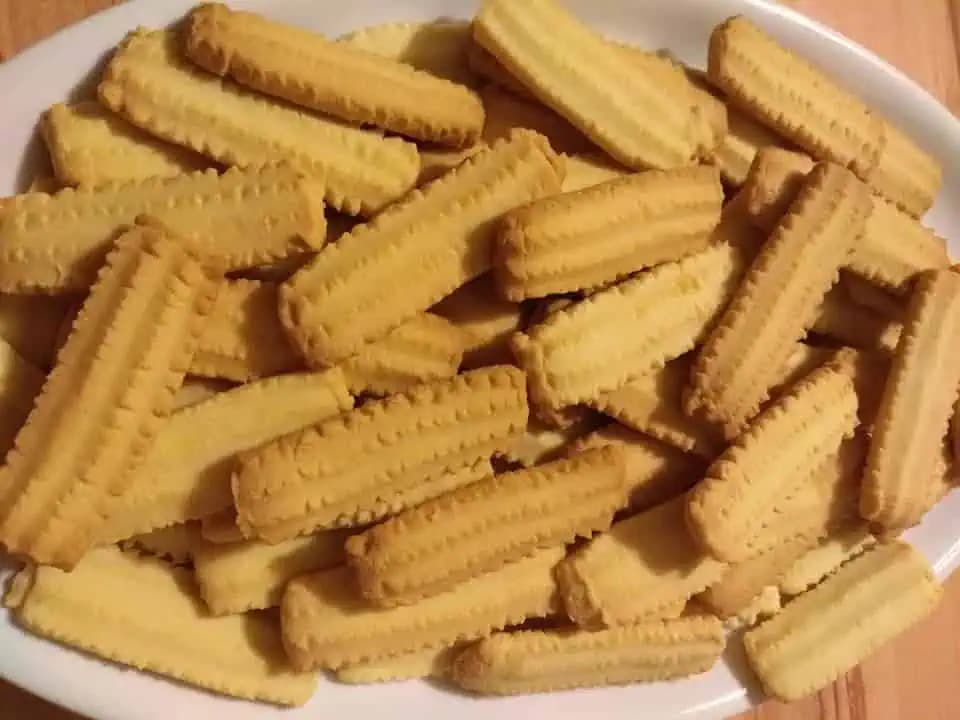 Príprava chutných KOLÁČIKOV nebola nikdy taká jednoduchá. Všetko, čo potrebujete, je plastová fľaša!