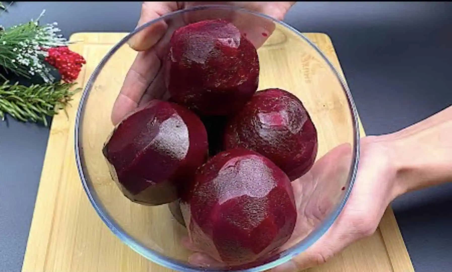 FRANCÚZSKY cviklový šalát s fantastickou zálievkou: Keď je doma cvikla, robím ho na večeru aj na chlebíčky – perfektná chuť!