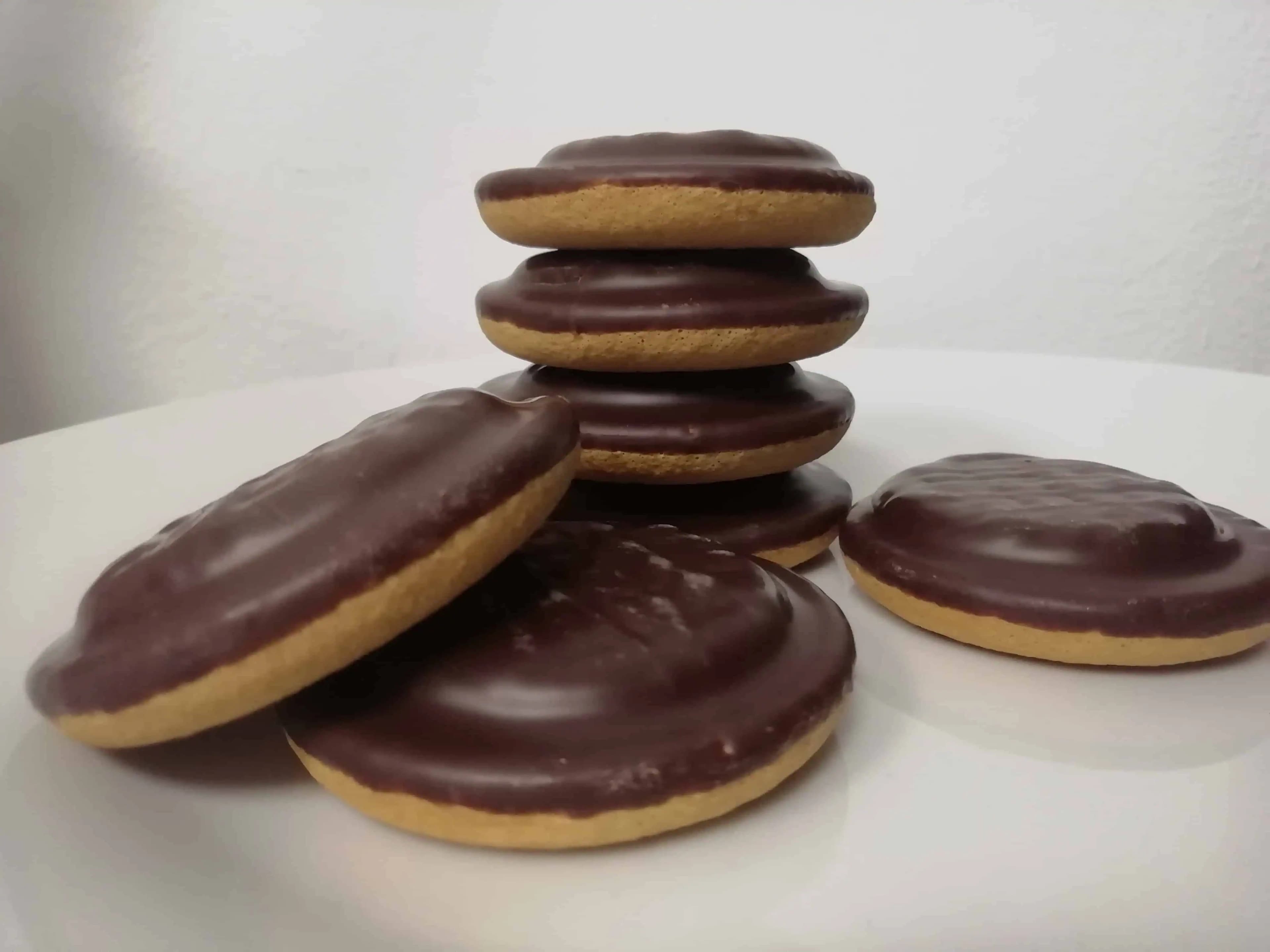 Dvojitá radosť – famózna torta s pudingovou plnkou: Neskutočne chutný dezert, ktorý výborne vyzerá!
