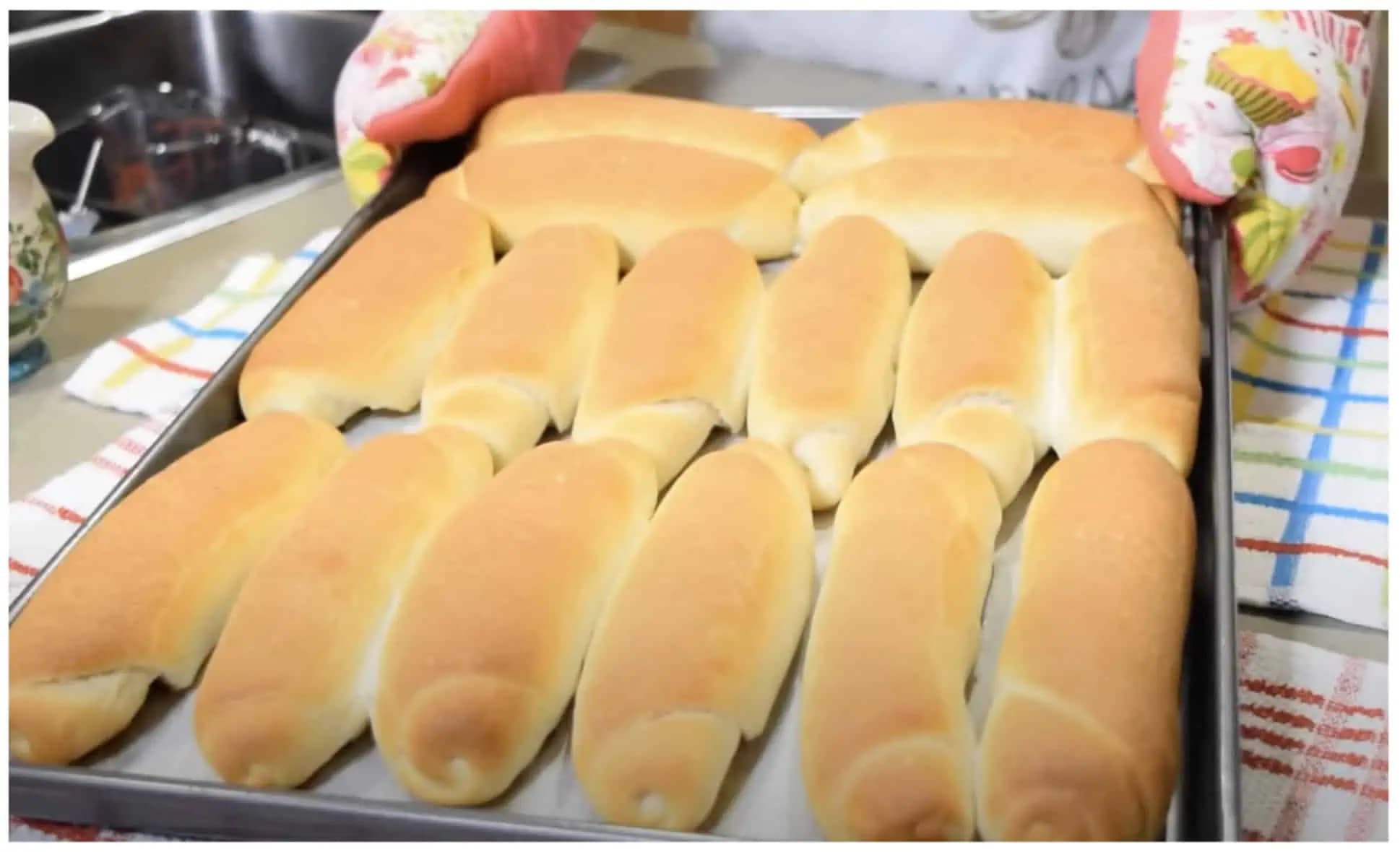 Rožky už nekupujem: Mám NOVÝ perfektný recept na najjednoduchšie domáce rožky – cesto zamiešam za 5 minút!