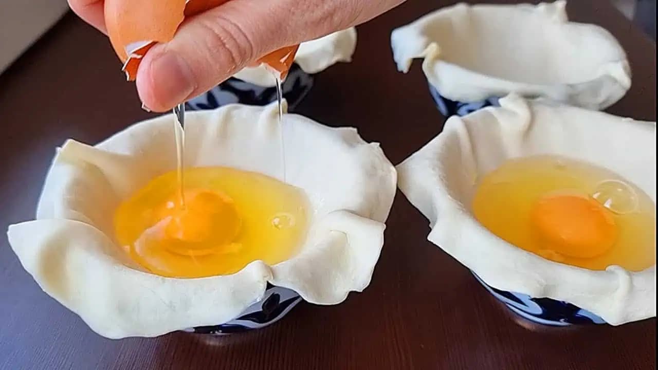 Toto pečivo ste ešte určite NESKÚŠALI: Cesto položte do pohára a rozklepnite vajíčko!