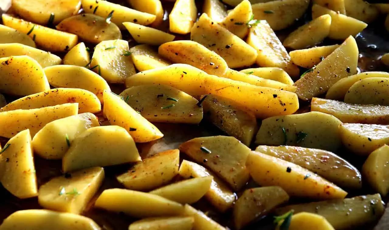 Dokonalé pečené zemiaky: Odkedy som zemiaky upiekla takto, inak ich už ani nerobím!