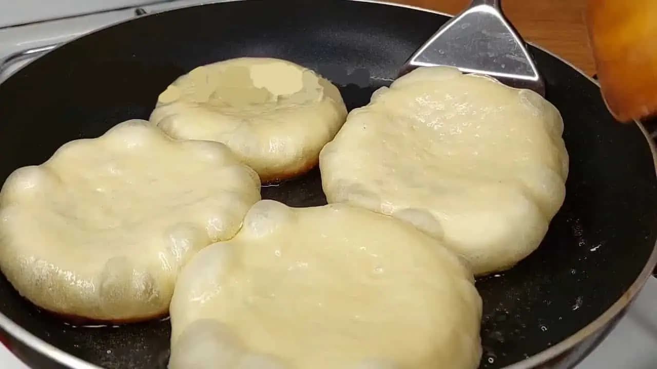 Moja mama pozná RECEPT na najlepšie rýchle langoše BEZ droždia: Nenasiaknu olejom, sú mäkučké a chutia fantasticky!