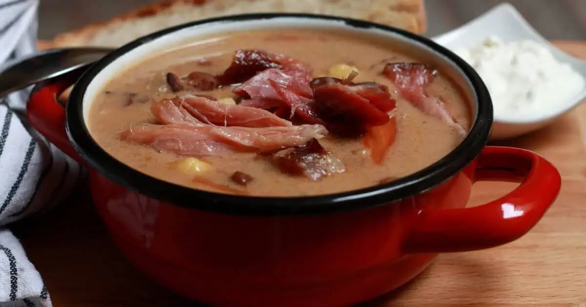 Legendárna hustá MAĎARSKÁ fazuľová polievka: Nesmierne chutná a pritom jednoduchá – varím len v najväčšom hrnci!