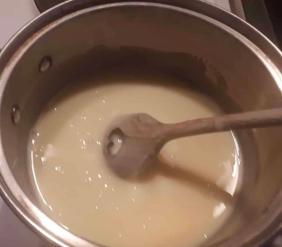 Sladené kondenzované mlieko za pár drobných – husté a fantasticky chutné: Najlepší recept