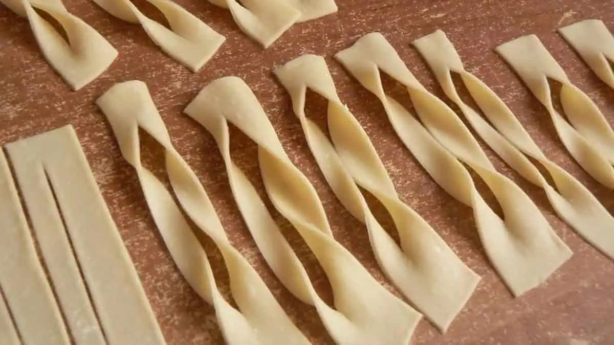 BLESKOVÉ fánky, ktoré sú ideálne aj pre začiatočníkov: Mám osvedčený recept na FAŠIANGOVÚ pochúťku ako z cukrárne!