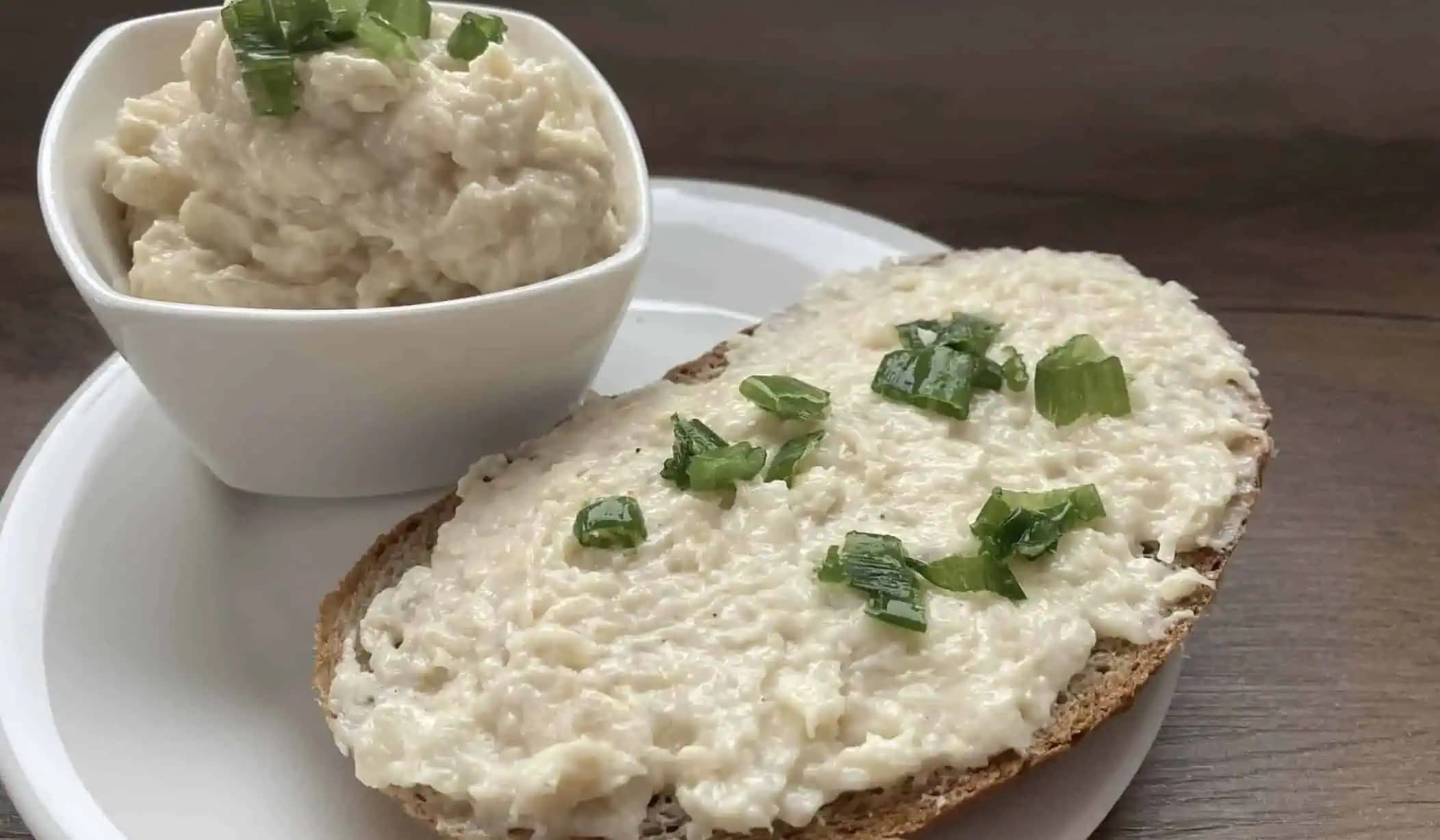 Mega CHUTNÁ a rýchla cesnaková nátierka: Robím ju pre návštevy aj večer k telke, je výborná!