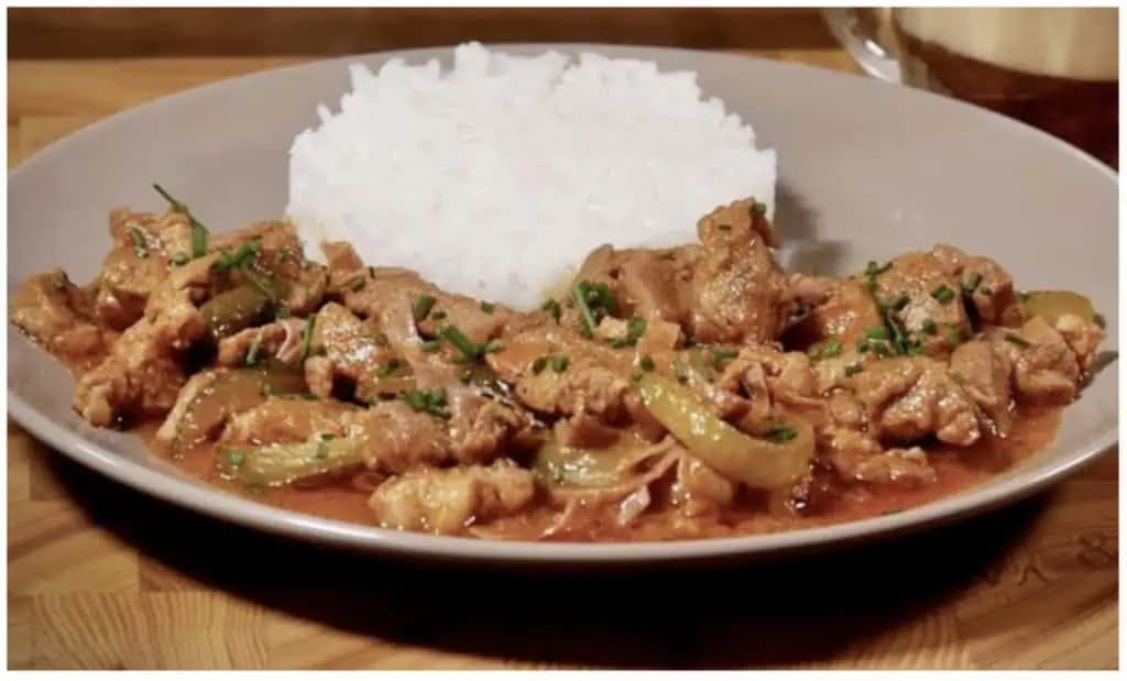 PIVOVARSKÁ krkovička na spôsob hospodského: Ľahký a rýchly recept na vynikajúci obed – mäsko sa len rozpadá!