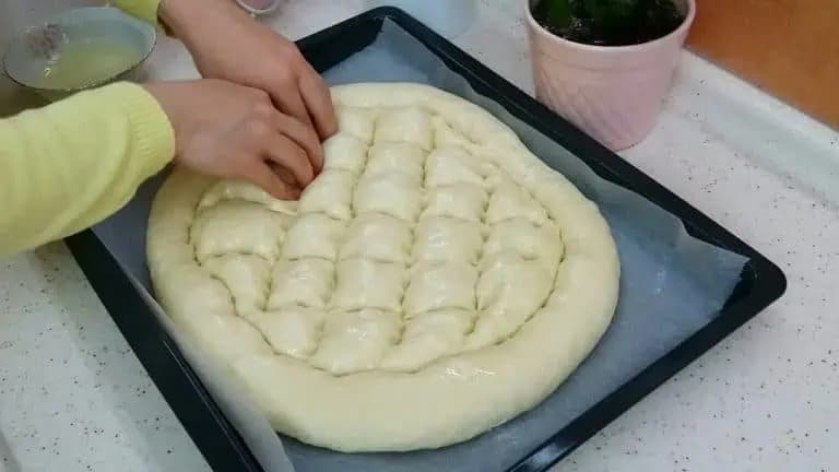 Jednoduchý cesnakový posúch, ktorý všetci milujeme: Výborná náhrada pečiva, robím ich aj namiesto chleba!