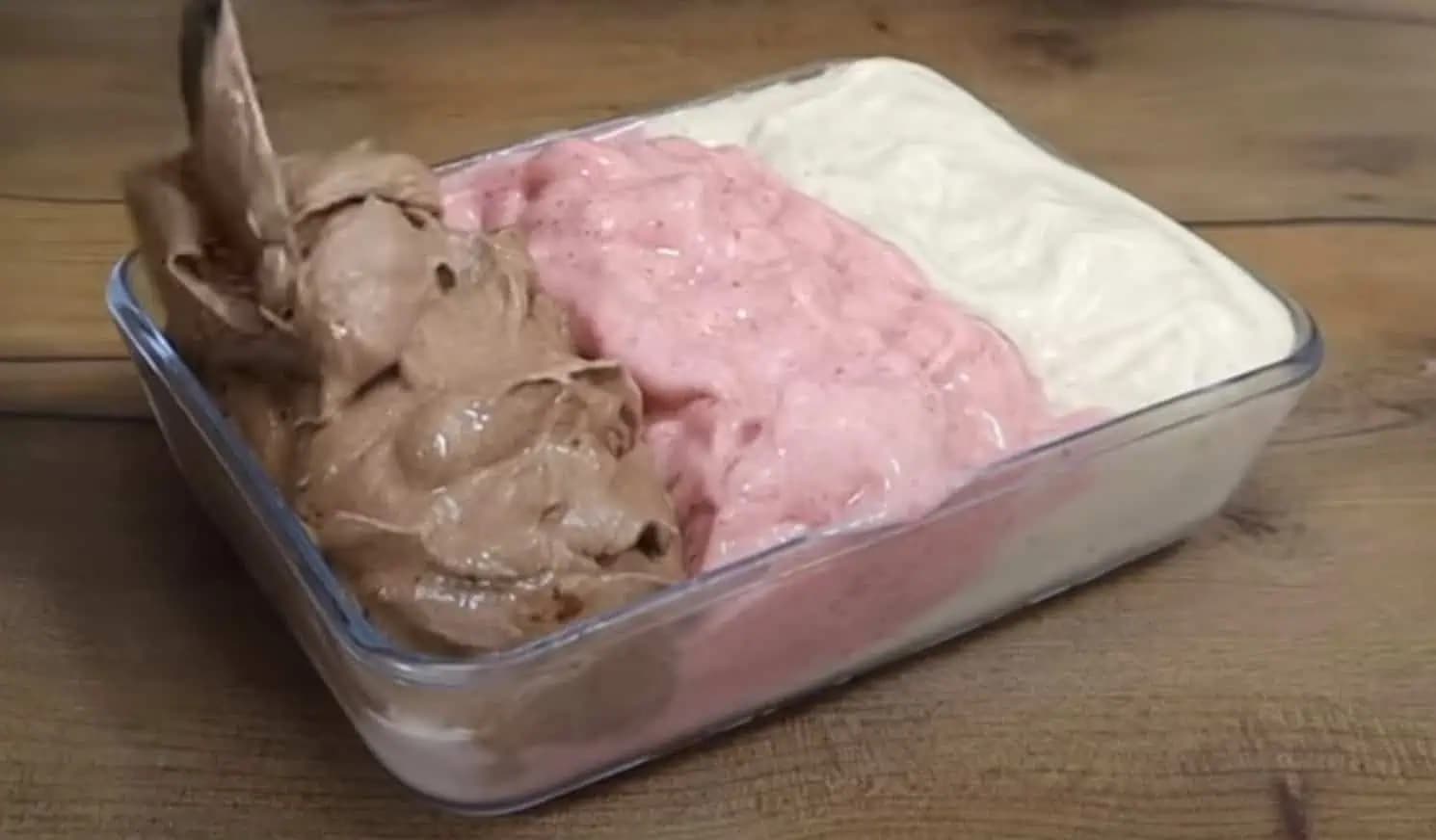 Domáca zmrzlina bez cukru, bez smotany pripravená za minútu: Ukladám si RECEPT!