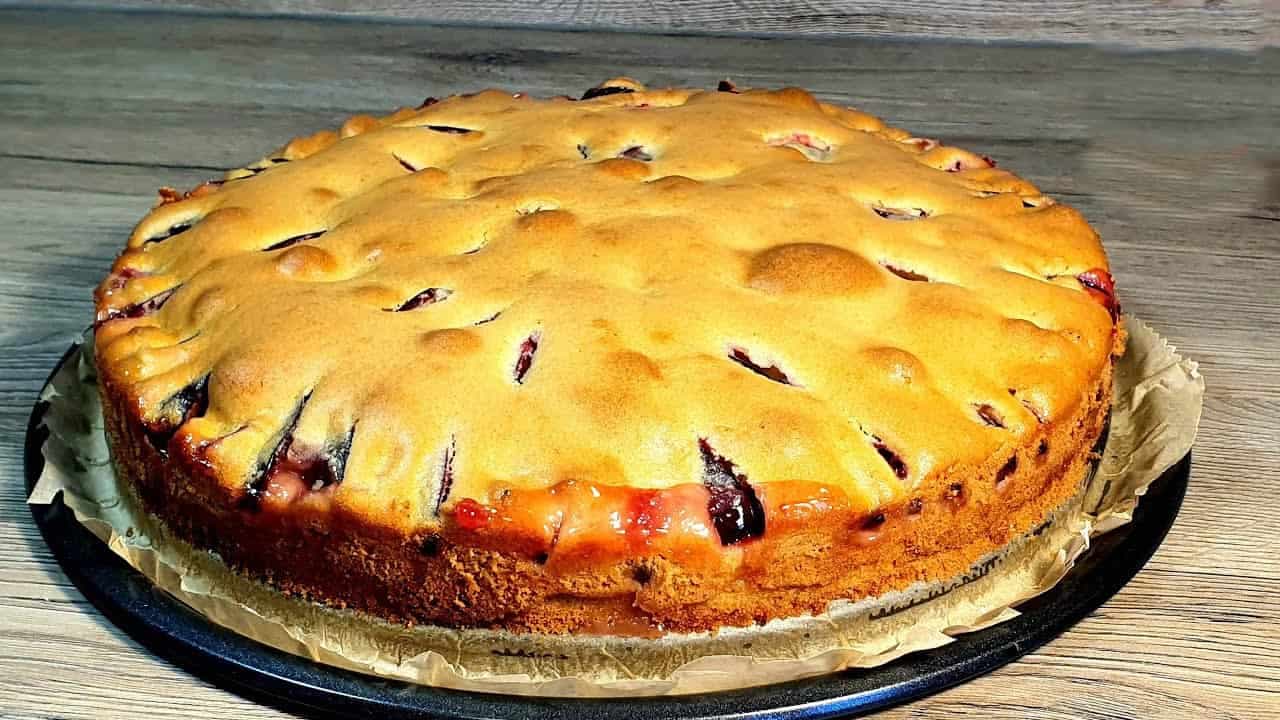 Slávny tirolský slivkový koláč: Jednoduchý, nadýchaný a strašne dobrý!