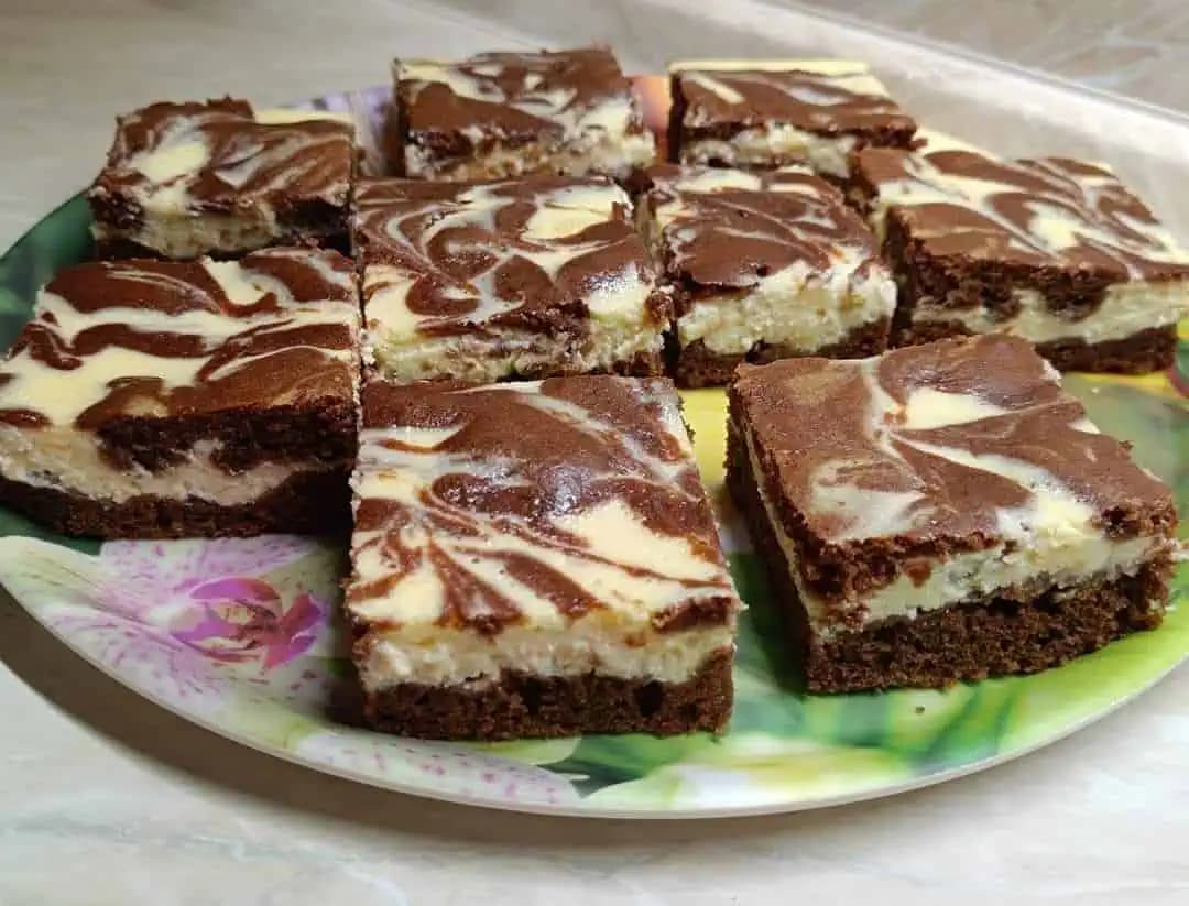 Dnes bude ku kávičke HRNČEKOVÝ tvaroháč s kakaom: Moja rodina tento koláč jednoducho zbožňuje!