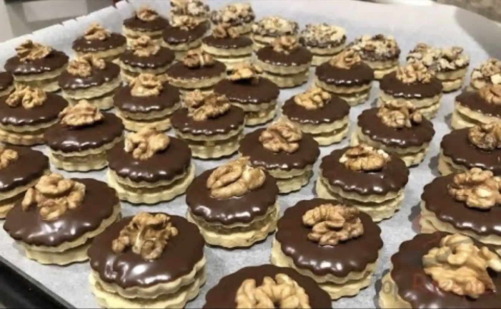Tajomstvo dokonalého išelského pečiva odhalené: Tento recept zmení vaše Vianoce!