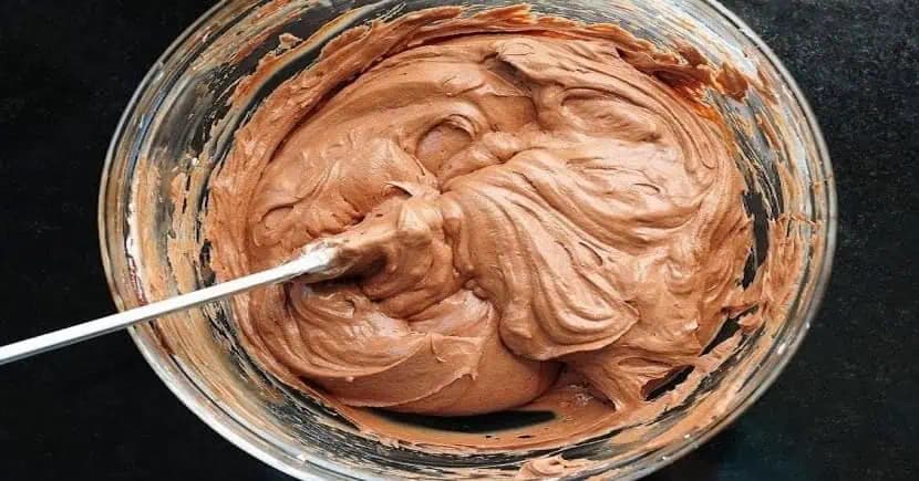 Parížsky krém od vychýrenej cukrárky, ktorý sa zaručene vydarí: Perfektne drží tvar a chutí ako z cukrárne!