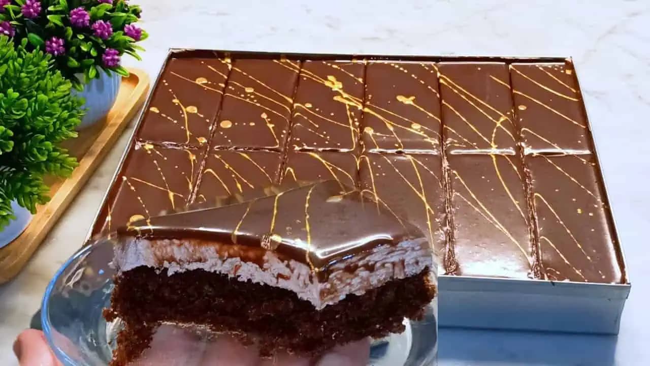 Torta z 1 vajíčka: Len 5 minút a už je prázdny plech – najlepší dezert pod slnkom!