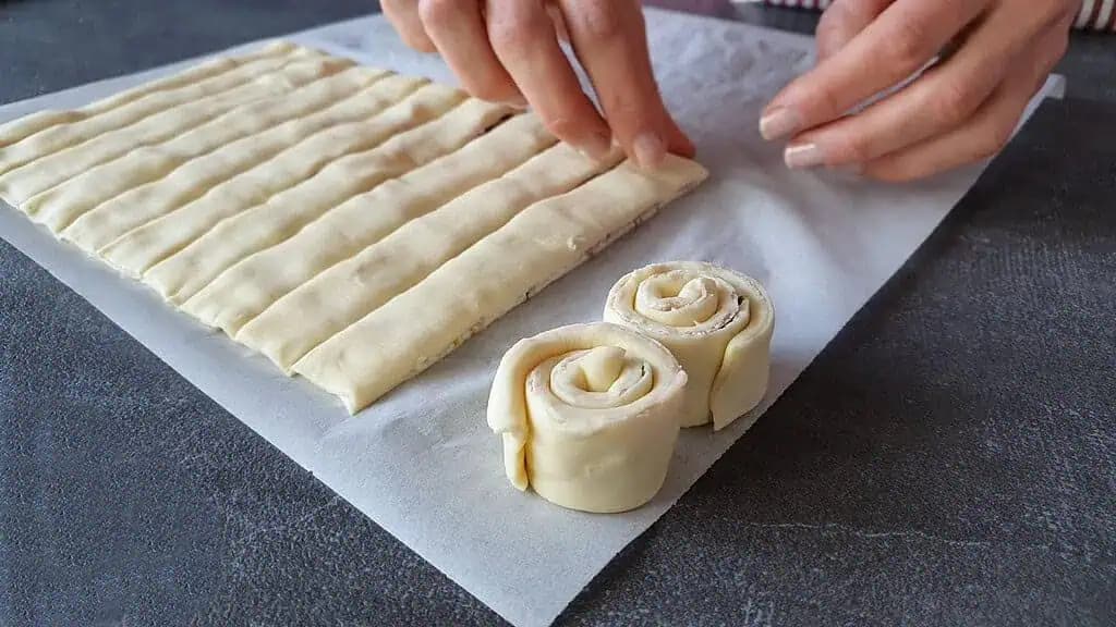 Odkedy som videla tento nápad z LÍSTKOVÉHO CESTA, robím to každé sviatky: Najchutnejšie a najrýchlejšie pohostenie!