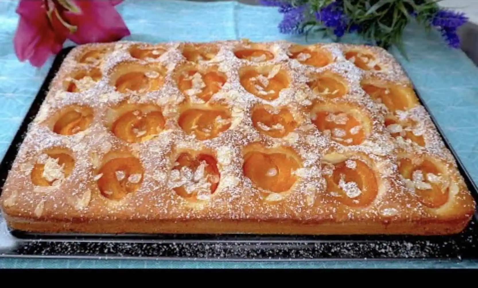 Bublanina s tvarohom a zaváraným ovocím: Koláč ľahký ako pierko!