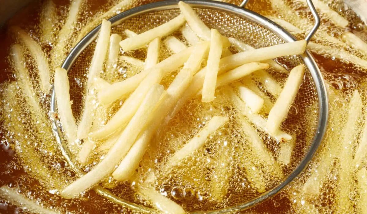 Ako pripraviť skutočne chrumkavé hranolky? 1 čajová lyžička do panvice a nenasiaknu olej!