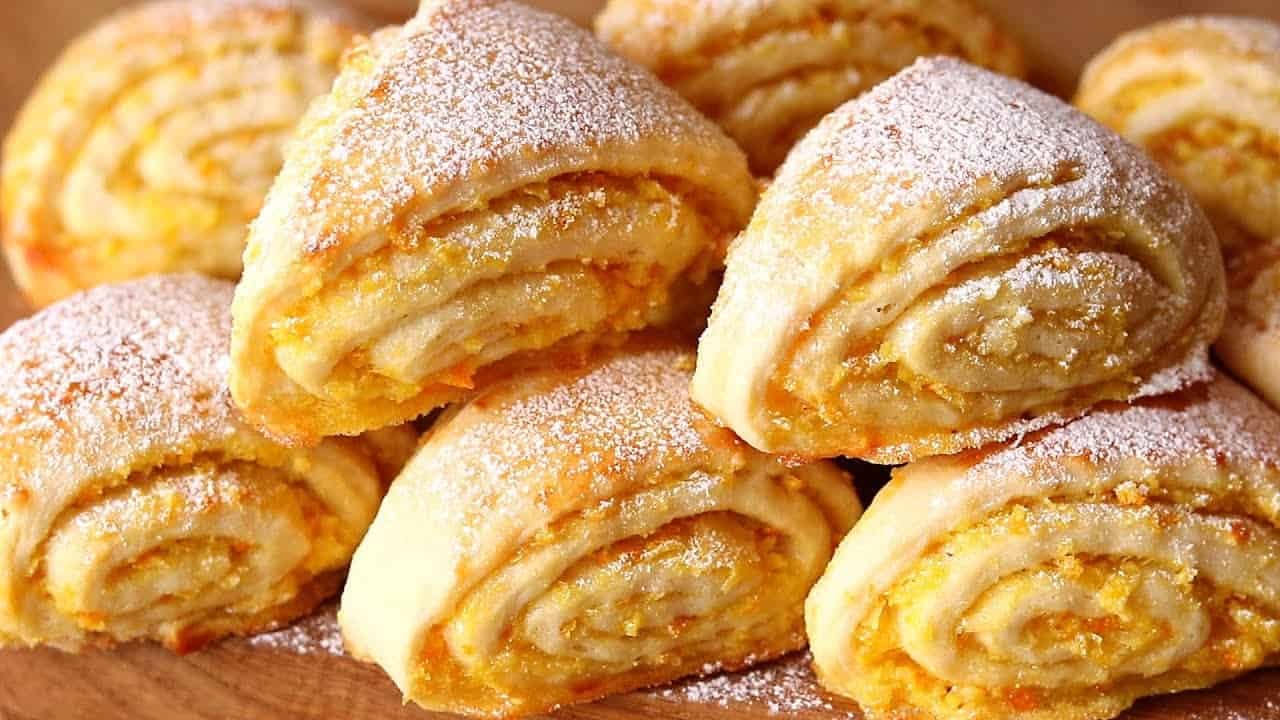 Všetky kamarátky zháňajú recept na tieto kefírové koláčiky s PLNKOU: Rýchle a krehučké, ku káve ich robím stále!