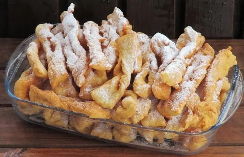 Najjemnejšie fánky podľa kuchárky z roku 1957: Zaručene najlepšie fánky, aké ste ochutnali – robíme ich celý rok!