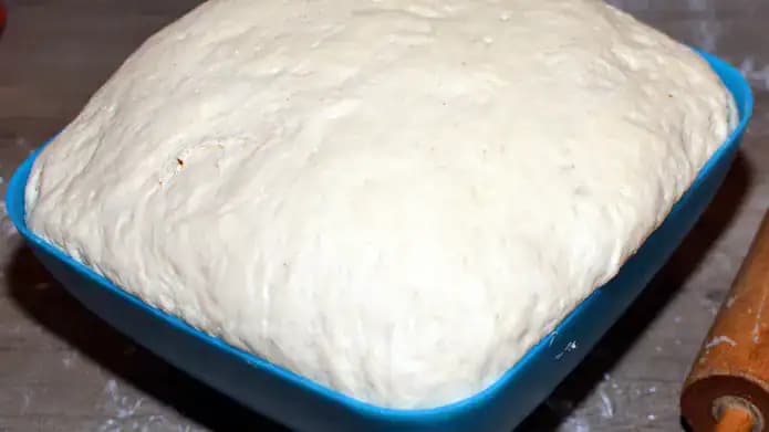 Pridajte 1 polievkovú lyžicu do kysnutého cesta: Narastie ako nikdy predtým!