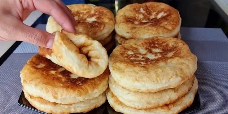 Sú také jednoduché, že ich robím 2-krát týždenne: Rýchly a lacný RECEPT na sedliacke zemiakové PAMPÚCHY!