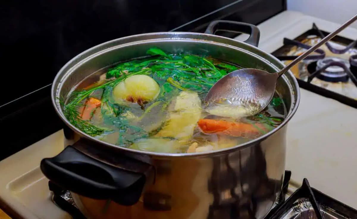 Pridávate do vývaru aj TÚTO zeleninu? Radšej s tým hneď prestaňte, radí šéfkuchár!