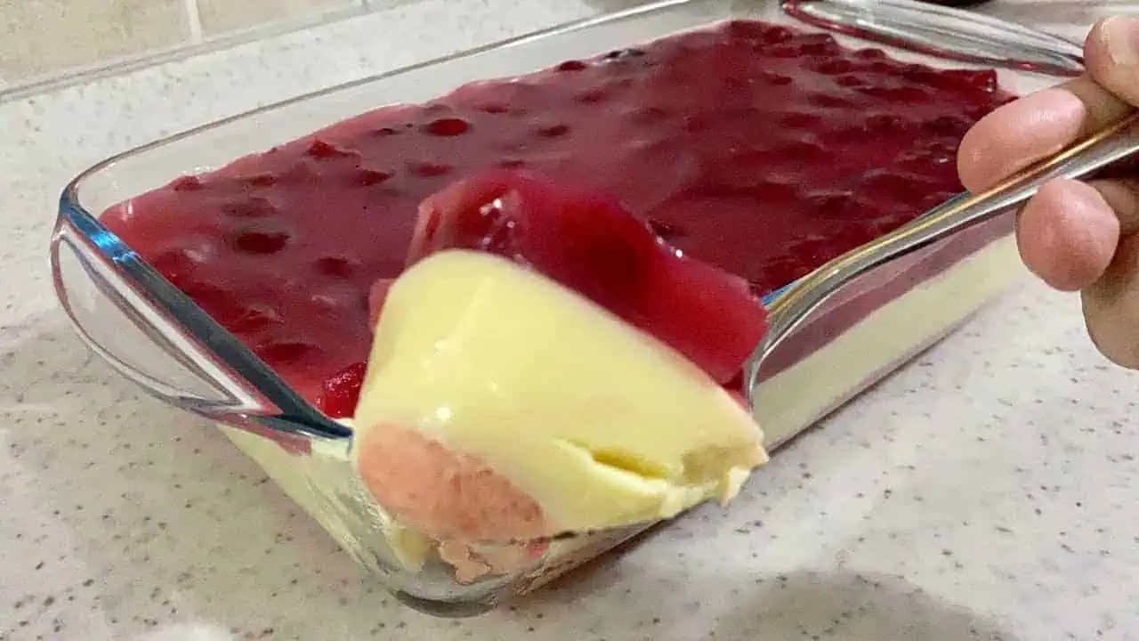 Dokonalý OSVIEŽUJÚCI dezert, ktorý pripravíte bez pečenia: Musím sa podeliť o tento luxusný recept, robím ho celé leto!