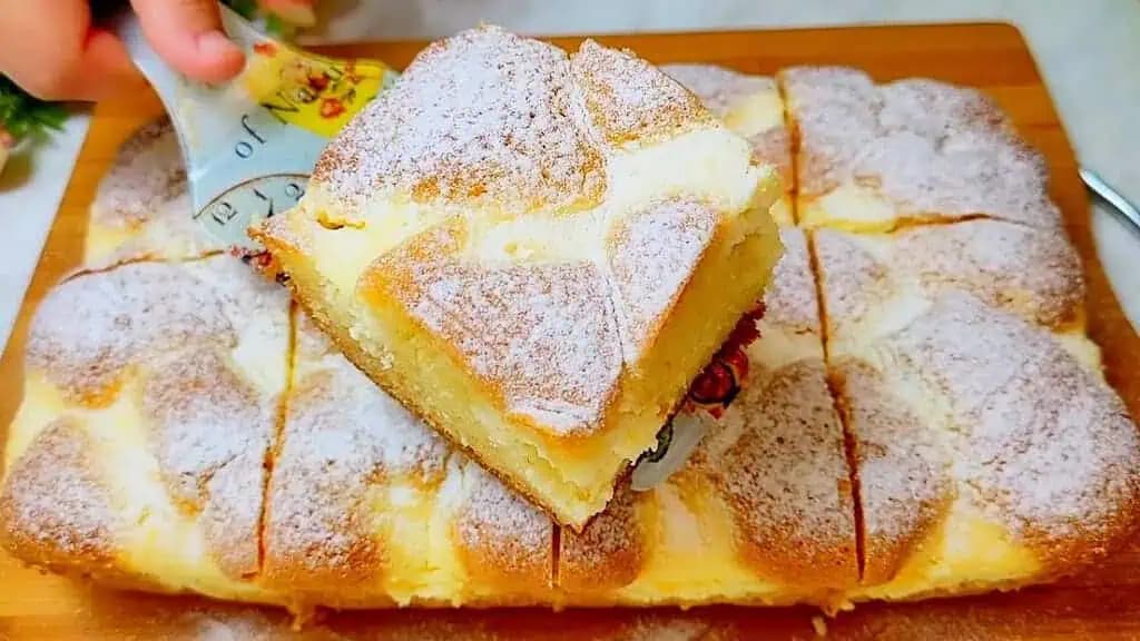 Najjemnejší TVAROHOVÝ koláč na každý deň: Láme všetky rekordy v rýchlosti prípravy a VYNIKAJÚCEJ chuti!