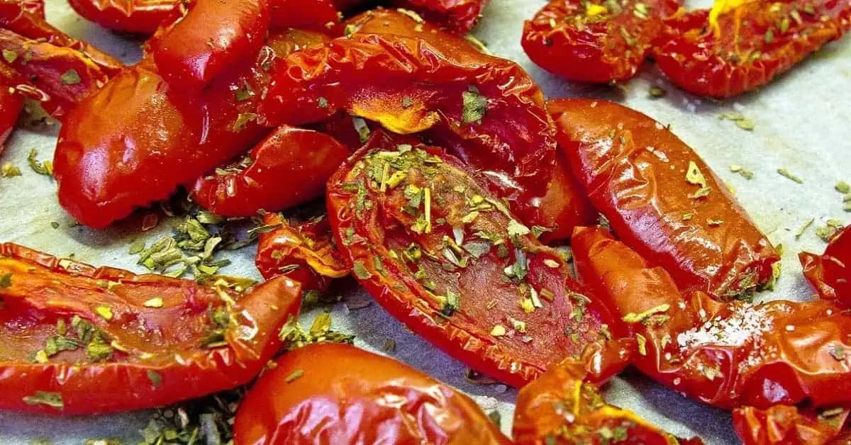 Bez rúry a sušičky: Domáca VYCHYTÁVKA na fantasticky chutné sušené paradajky!