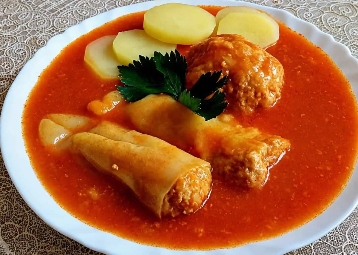 Maďarská plnená paprika: Tradičný recept na najlepšiu domácu pochúťku!