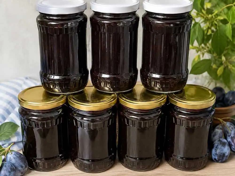 Slivkový lekvár bez cukru: Tradičný recept z domácej úrody sliviek!