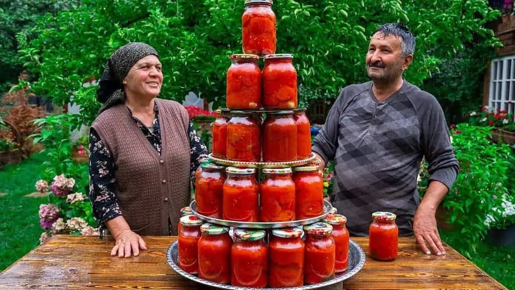 PARADAJKY na zimu BEZ soli a octu: Vydržia až 2 roky, tá chuť a vôňa leta sa nedá ani opísať!