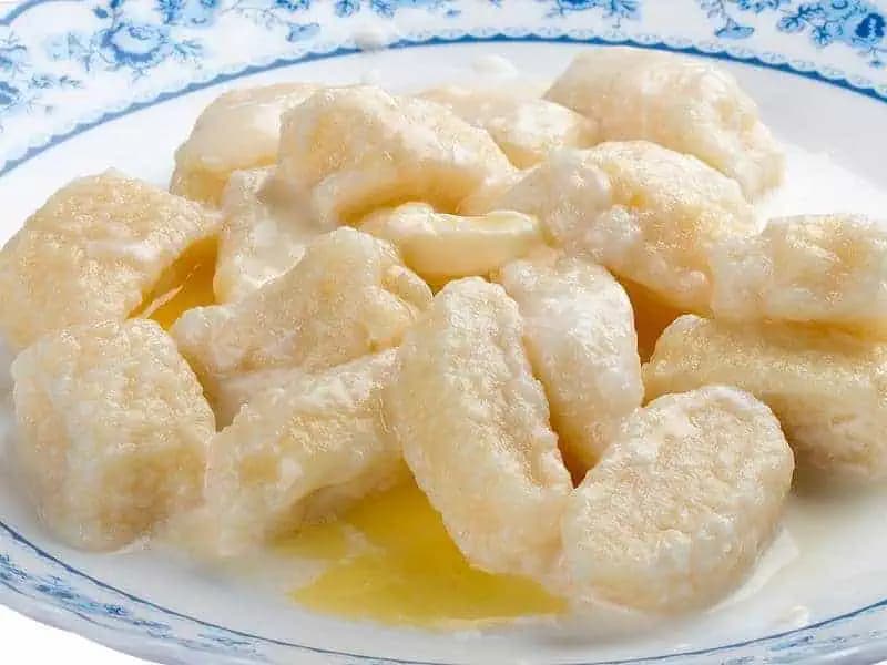 Zmiešajte tvaroh, múku a urobte tieto NEBESKÉ tvarohové knedle: Stačí 10 minút a oblížete si všetky prsty!